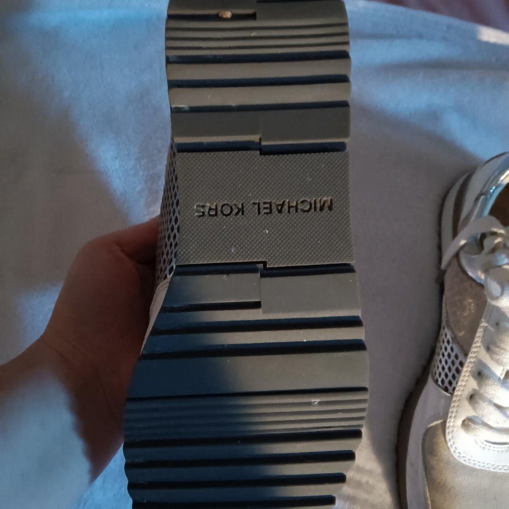Shoes - Picture 3 of 5
